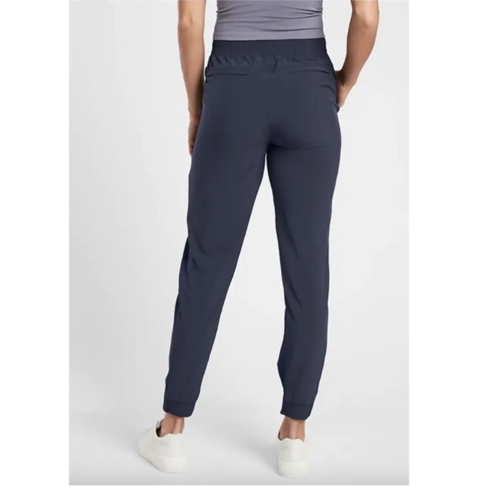 Athleta Brooklyn Jogger Pants Size 6 Petite Navy Zipper Pocket Athleisure Sport